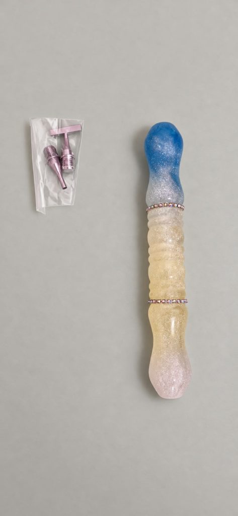 Caneta com 2 pontas metálicas